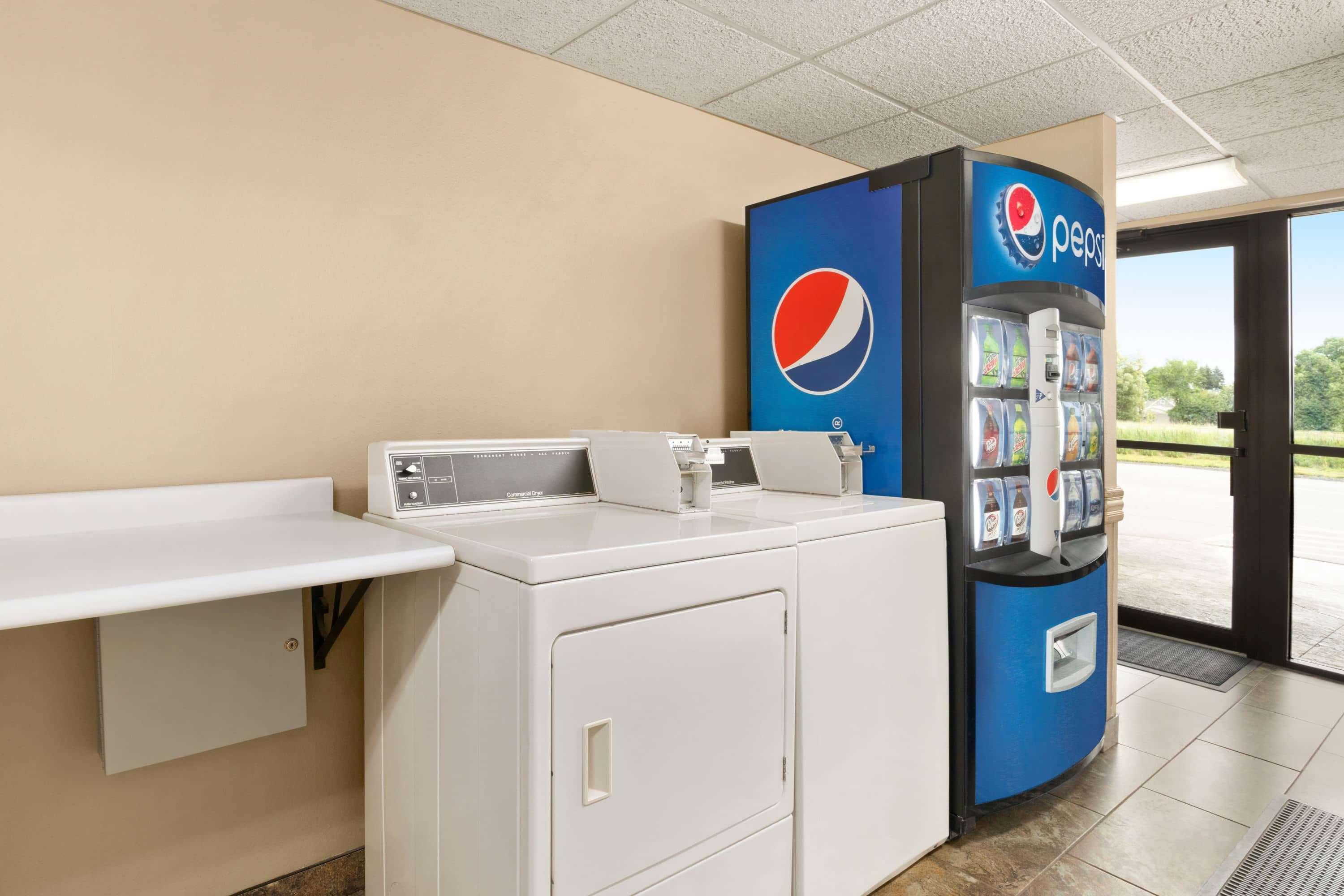 Americinn By Wyndham Virginia מראה חיצוני תמונה